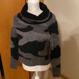 Cool Camo-like soft sweater.